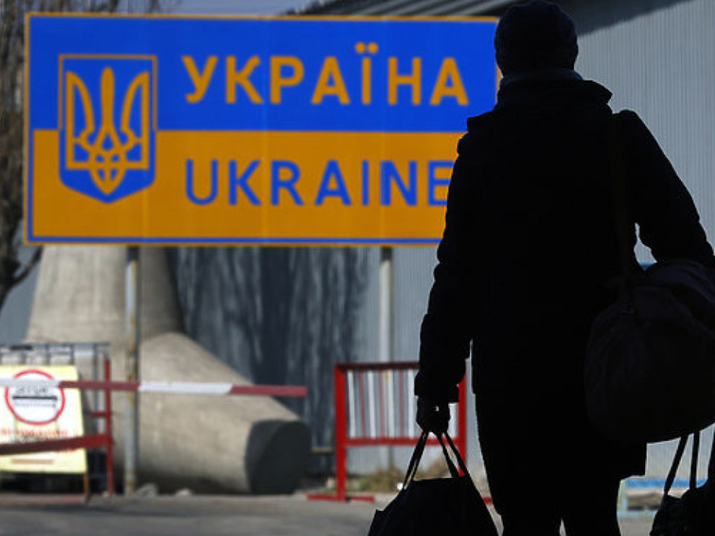 Экспорт трудолюбивых: кратко о явлении и последствиях трудовой миграции из Украины